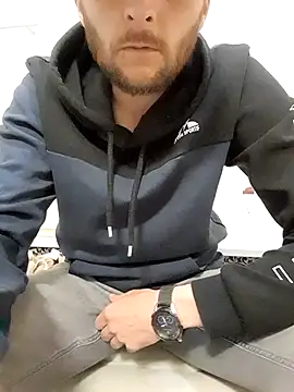 80julien online show from March 2026 01:27:02 PM