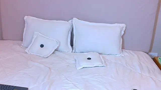 zarah queen online show from February 2026 03:18:02 AM