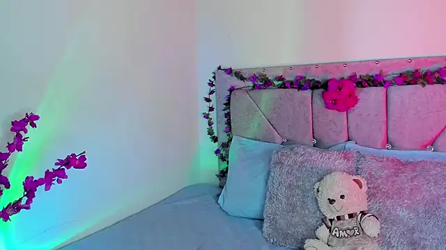 Britanny77 online show from March 2026 02:01:01 PM