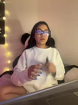 Little Lexyy online show from April 2026 04:32:01 AM