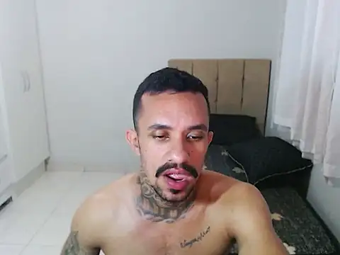 lipegonzalezz online show from February 2026 01:07:01 PM