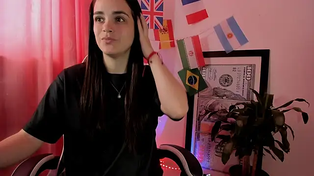 LucianaMoreau online show from June 2026 02:37:02 PM