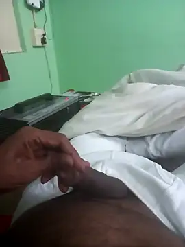 Snapshot of deshi9inch9 chatting on January 2026 08:07:01 PM deshi9inch9 online show from January 2026 08:07:01 PM