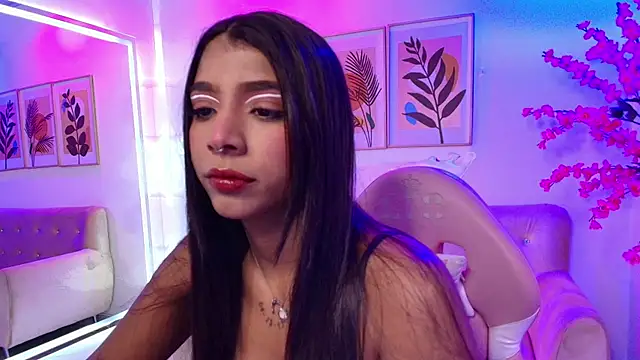 Divinee Cloe online show from February 2026 11:18:01 AM