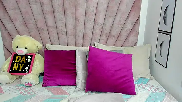 danibellucii  online show from March 2026 03:52:02 AM