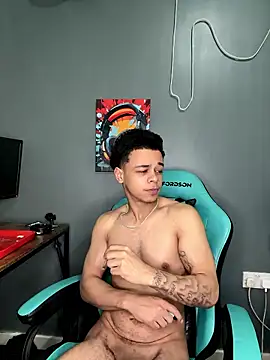 Snapshot of l-laross chatting on January 2026 06:56:02 PM l-laross online show from January 2026 06:56:02 PM