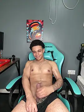 Snapshot of l-laross chatting on January 2026 09:18:02 PM l-laross online show from January 2026 09:18:02 PM