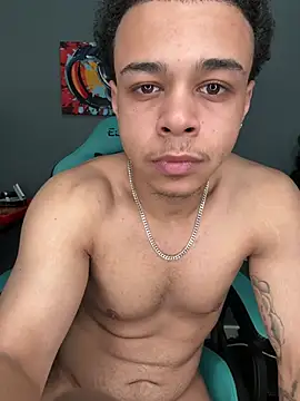 Snapshot of l-laross chatting on February 2026 08:42:02 PM l-laross online show from February 2026 08:42:02 PM