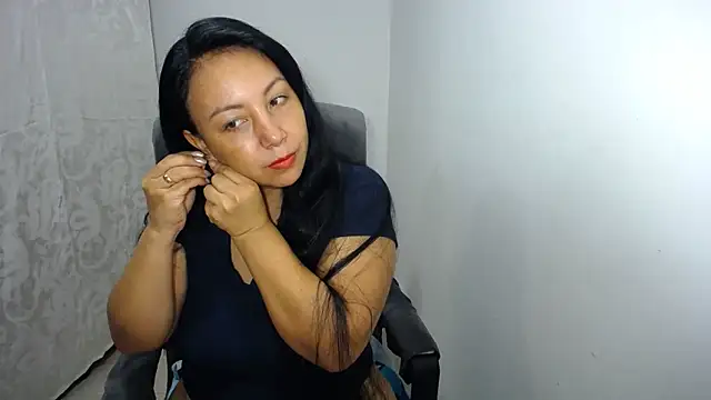 soyElena46 online show from April 2026 11:36:02 AM