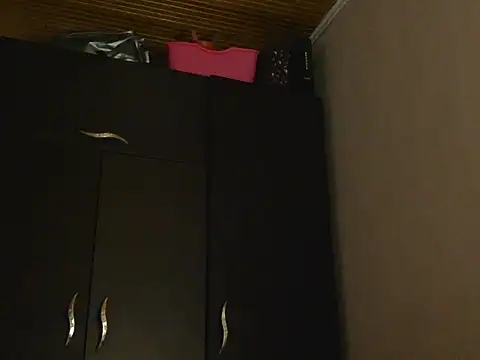 Snapshot of OriannaWolf chatting on January 2026 01:11:02 AM OriannaWolf online show from January 2026 01:11:02 AM