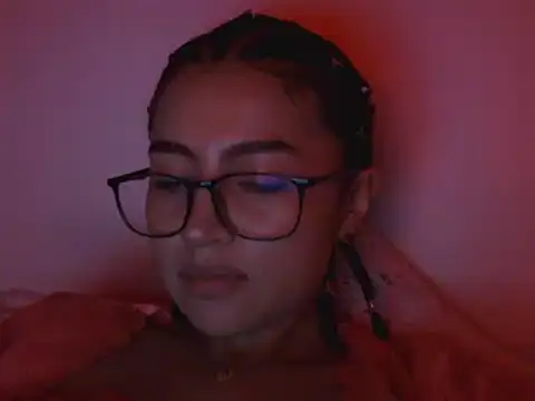 Snapshot of OriannaWolf chatting on February 2026 07:51:01 AM OriannaWolf online show from February 2026 07:51:01 AM