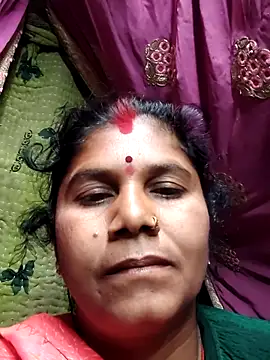 Hot di97 online show from February 2026 08:27:01 PM