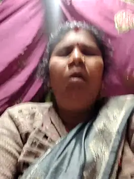 Hot di97 online show from February 2026 12:53:01 AM