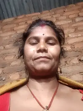 Hot di97 online show from March 2026 08:47:01 PM