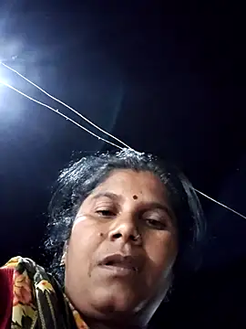 Hot di97 online show from May 2026 07:19:02 PM