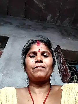 Hot di97 online show from May 2026 01:39:01 PM