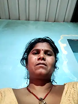Hot di97 online show from May 2026 02:47:02 PM