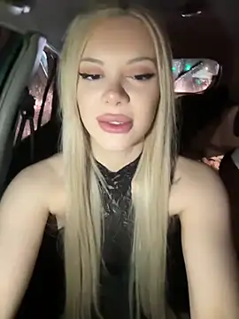 Snapshot of AlyssaFoxx_ chatting on February 2026 07:08:01 PM AlyssaFoxx online show from February 2026 07:08:01 PM