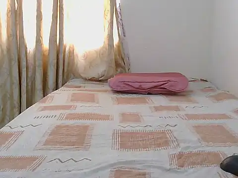 Snapshot of skinny-diva chatting on January 2026 08:18:01 AM skinny-diva online show from January 2026 08:18:01 AM