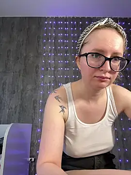 coy girl  online show from March 2026 12:22:01 PM