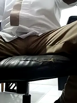 Snapshot of Antony-5045 chatting on April 2026 11:32:01 PM Antony-5045 online show from April 2026 11:32:01 PM