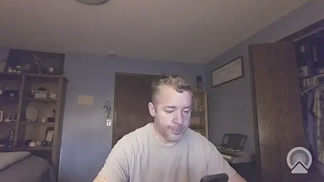 chrisw8140 online show from April 2026 01:01:01 PM