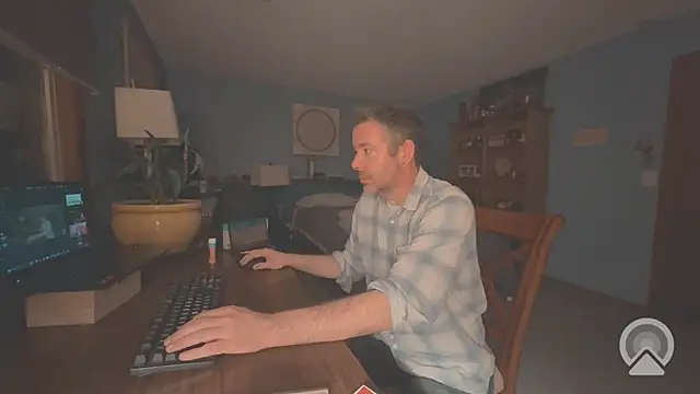 chrisw8140 online show from April 2026 04:06:01 AM
