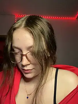 Snapshot of YoungLisaa18 chatting on March 2026 08:04:02 PM YoungLisaa18 online show from March 2026 08:04:02 PM