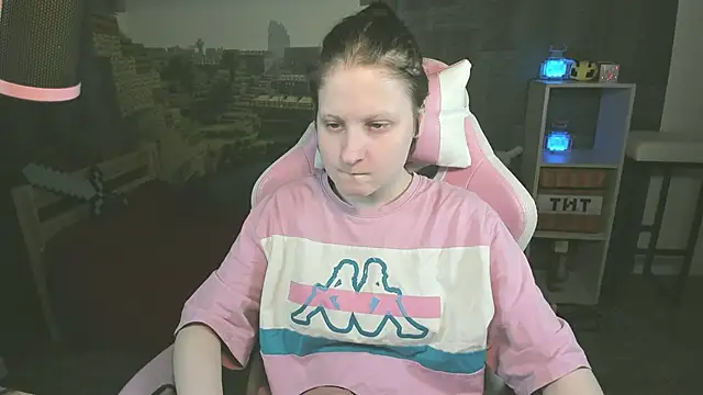 Snapshot of KiraDuvall chatting on February 2026 04:59:01 PM KiraDuvall online show from February 2026 04:59:01 PM