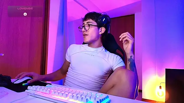 Snapshot of emilio_rivs chatting on January 2026 12:26:01 AM emilio rivs online show from January 2026 12:26:01 AM