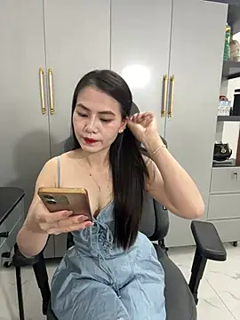 Llabi2k online show from July 2026 08:23:02 PM