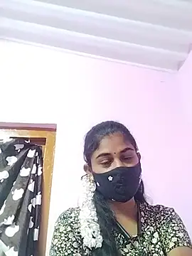 Snapshot of Tamil_Hot_RoyalQueen chatting on January 2026 07:45:01 PM Tamil Hot RoyalQueen online show from January 2026 07:45:01 PM