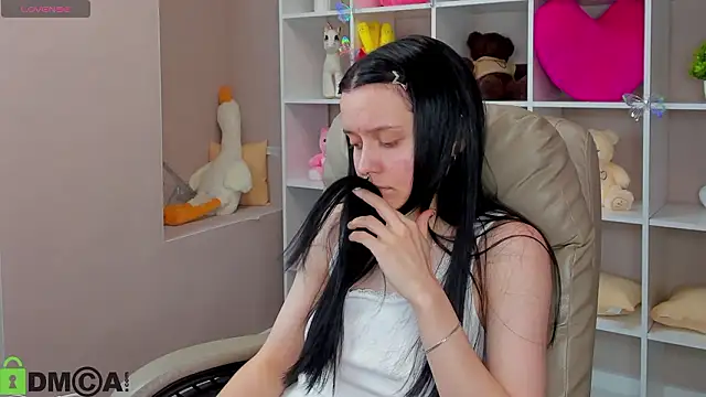 Snapshot of Kessi_Millisis chatting on February 2026 06:40:02 AM Kessi Millisis online show from February 2026 06:40:02 AM