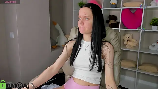 Snapshot of Kessi_Millisis chatting on February 2026 01:31:01 AM Kessi Millisis online show from February 2026 01:31:01 AM