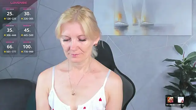 Julie Lucas online show from July 2026 12:19:01 AM