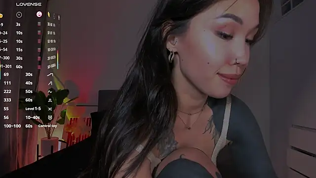 Snapshot of your_asian_dream chatting on April 2026 05:50:02 PM your asian dream online show from April 2026 05:50:02 PM