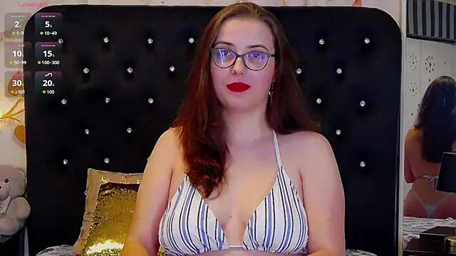 Snapshot of JulieAnnX chatting on February 2026 04:43:01 AM JulieAnnX online show from February 2026 04:43:01 AM