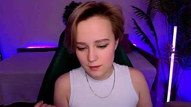 Snapshot of Ellie_Heavenly chatting on January 2026 08:09:02 AM Ellie Heavenly online show from January 2026 08:09:02 AM