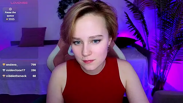 Snapshot of Ellie_Heavenly chatting on January 2026 07:11:01 PM Ellie Heavenly online show from January 2026 07:11:01 PM