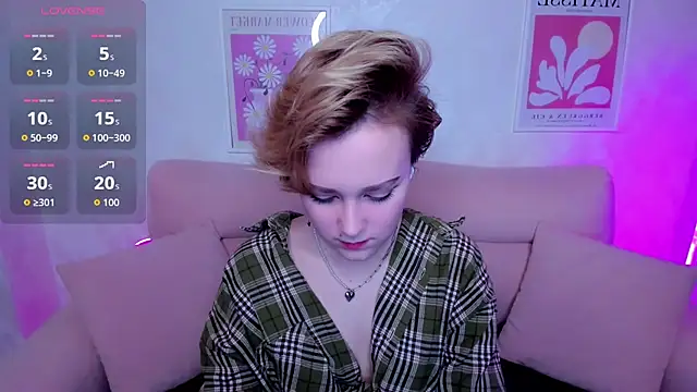 Snapshot of Ellie_Heavenly chatting on February 2026 01:42:02 AM Ellie Heavenly online show from February 2026 01:42:02 AM