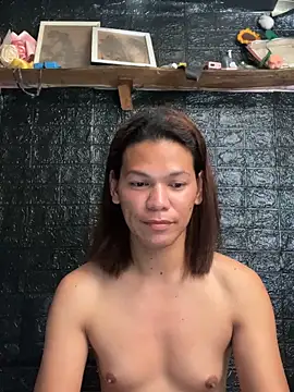 Snapshot of HugeAgatha chatting on February 2026 07:16:02 AM HugeAgatha online show from February 2026 07:16:02 AM