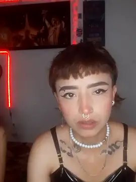 Snapshot of AlexxaAndRileyy chatting on January 2026 07:18:01 PM AlexxaAndRileyy online show from January 2026 07:18:01 PM