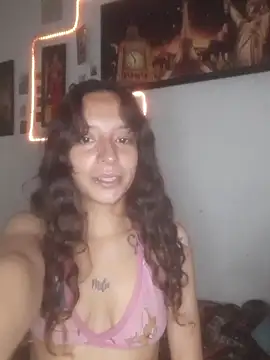 Snapshot of AlexxaAndRileyy chatting on January 2026 02:21:01 PM AlexxaAndRileyy online show from January 2026 02:21:01 PM