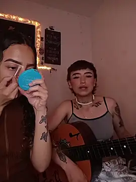 Snapshot of AlexxaAndRileyy chatting on February 2026 09:41:01 PM AlexxaAndRileyy online show from February 2026 09:41:01 PM