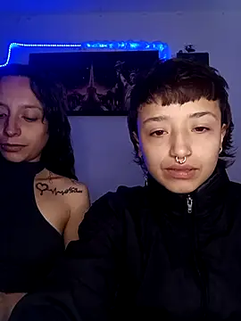 Snapshot of AlexxaAndRileyy chatting on February 2026 08:26:02 PM AlexxaAndRileyy online show from February 2026 08:26:02 PM