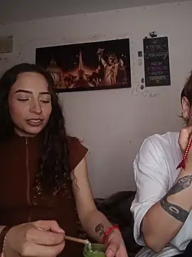 Snapshot of AlexxaAndRileyy chatting on February 2026 05:57:02 PM AlexxaAndRileyy online show from February 2026 05:57:02 PM