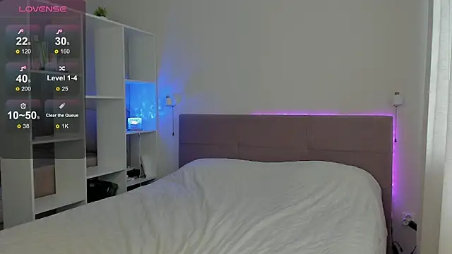 AliceStrikolovsky online show from February 2026 06:06:01 AM