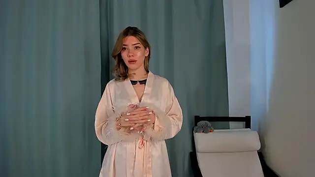 Snapshot of EmmaStoneWants chatting on January 2026 07:35:02 AM EmmaStoneWants online show from January 2026 07:35:02 AM