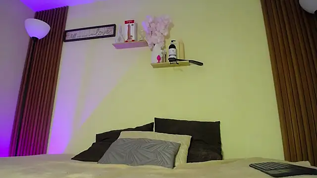 Scarlett ross  online show from February 2026 02:05:02 AM