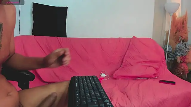 Snapshot of Zara_Foxxx_ chatting on February 2026 02:18:02 AM Zara Foxxx online show from February 2026 02:18:02 AM